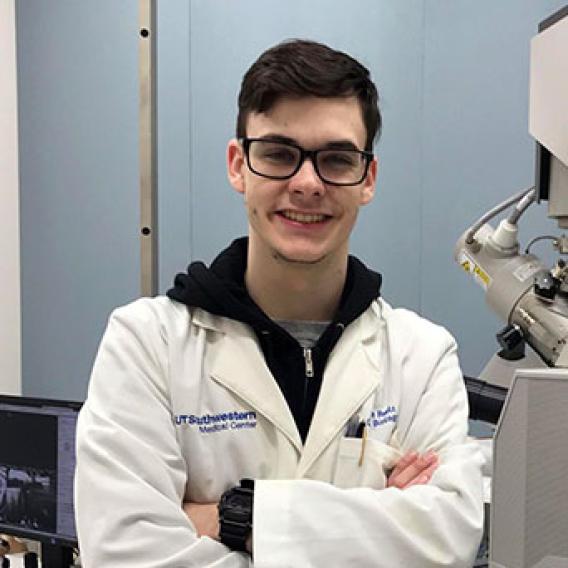 Evan Reetz Lab Photo