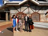 Several members of the Parikh Lab in front of a restaurant during ASN 2022